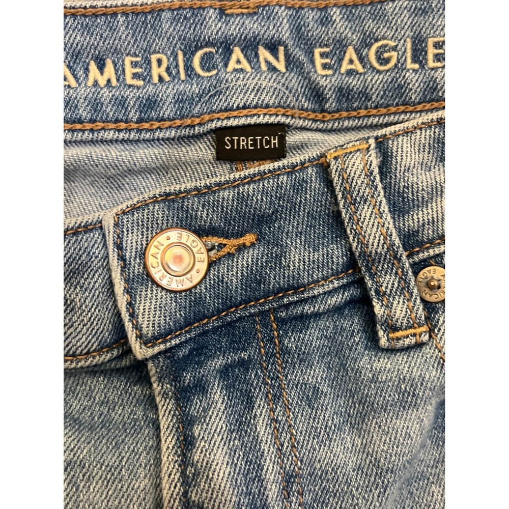 American Eagle Womens Mom Jean Light Wash Ripped‎ Distressed Size 4 Long